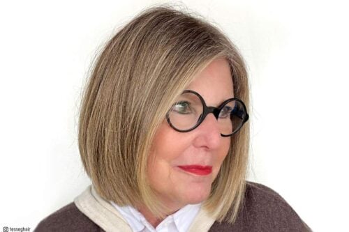 Penteados por mais de 60 anos com óculos