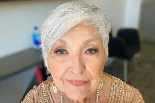 Penteados para mulheres com mais de 60 anos de cabelo grisalho
