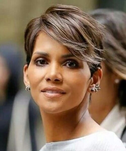 Halle Berry: franja lateral