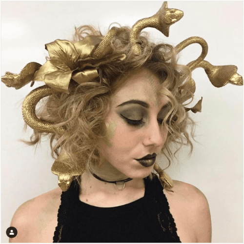 Os cabelos de uma águ a-viva dourada