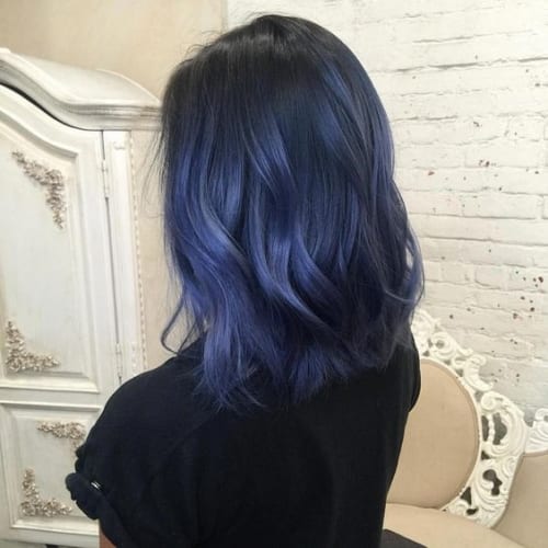 cabelo azul meia-noite