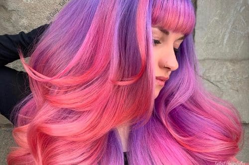 Cores de cabelo rosa e roxo