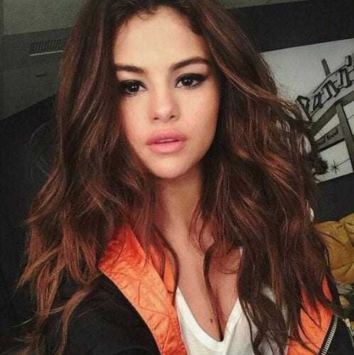 Cortes de cabelo em camadas de Selena Gomez