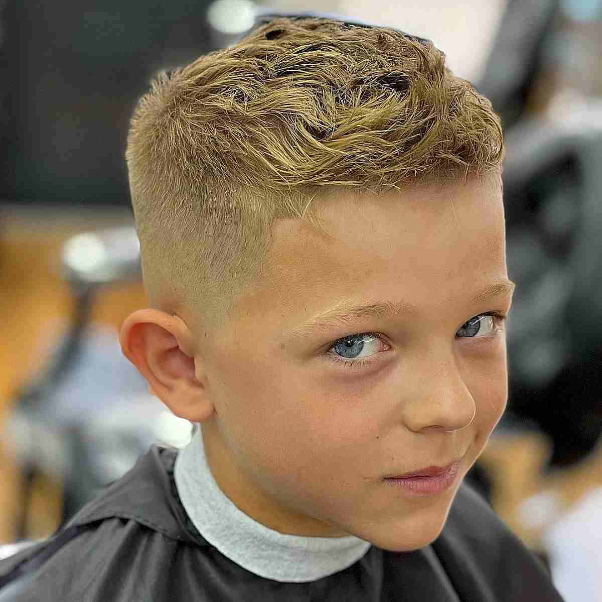 Corte de cabelo texturizado para meninos