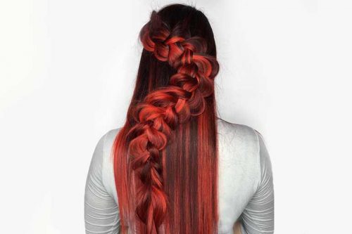 Maneiras de realçar a cor do seu cabelo com mechas vermelhas sedutoras