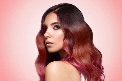 15 penteados magníficos com ombre vermelho, que você deve tentar